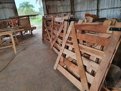 Aratto carpinteria-Maderera de jaime Aratto - Esquina 1 AF1QipOuhRFO MmLUl9rbXNE9RwynTMtZOwkeKLyxzyw408 h306 k no